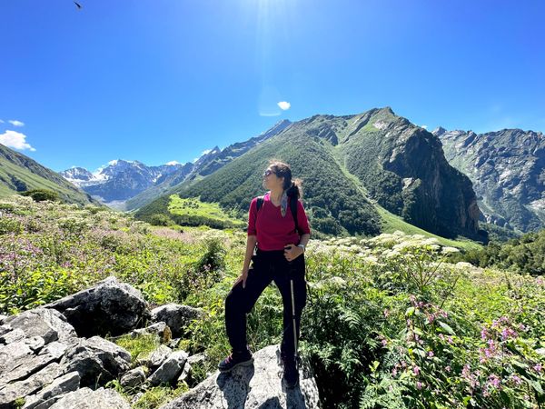 Thrillophilia Review: Priyanka’s Adventure to Valley of Flowers and Hemkund Sahib