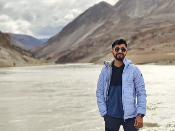 Anand Kumar Rai’s Thrillophilia Review of Ladakh: A Solo Sojourn into Silence and Sky